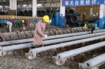 新年新氣象，服務(wù)送溫暖——渭源縣勞務(wù)輸轉(zhuǎn)行業(yè)協(xié)會(huì)向全縣農(nóng)民朋友拜年，并推介清洗保潔服務(wù)